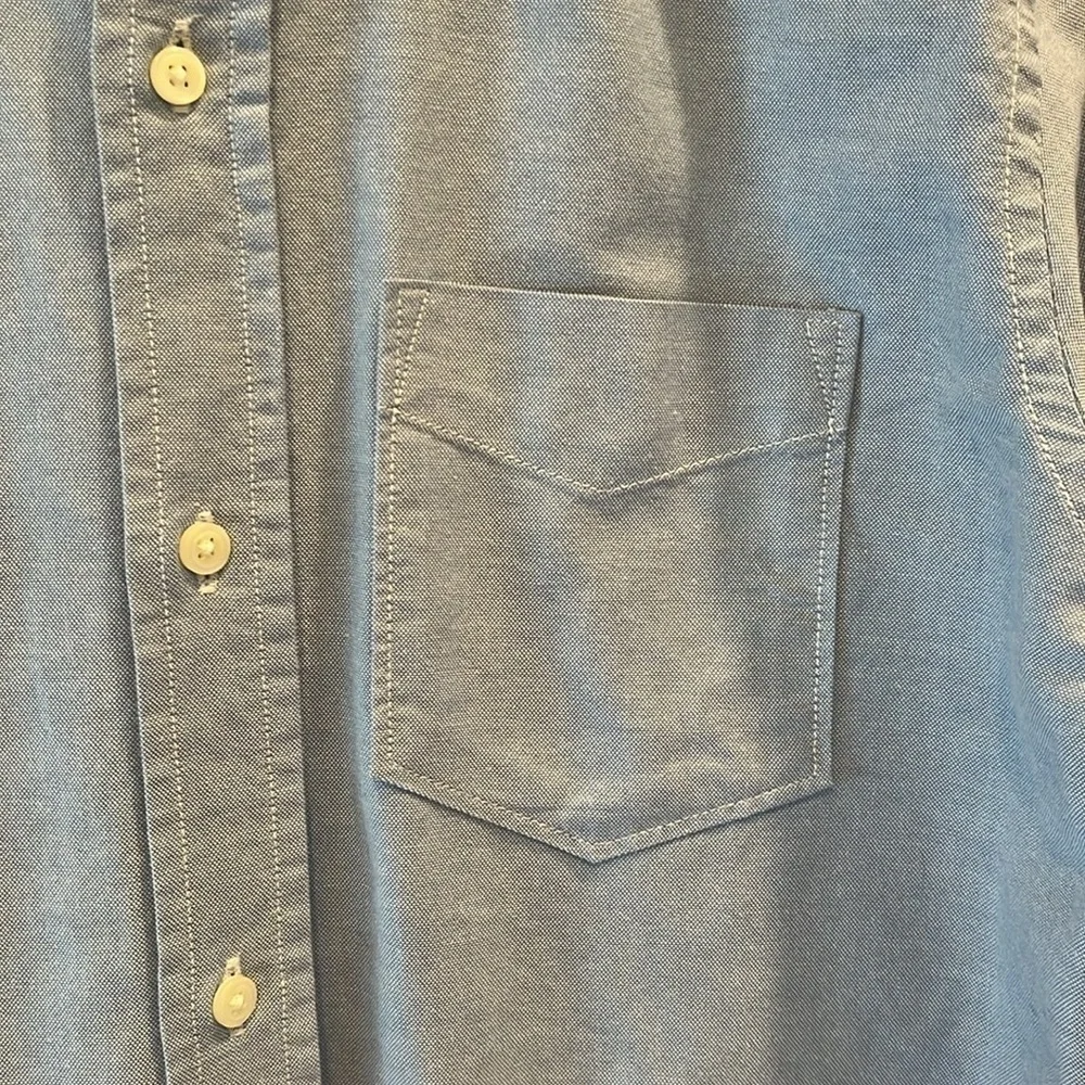 GAP - boys oxford shirt - long sleeve button down. Size XL (18)